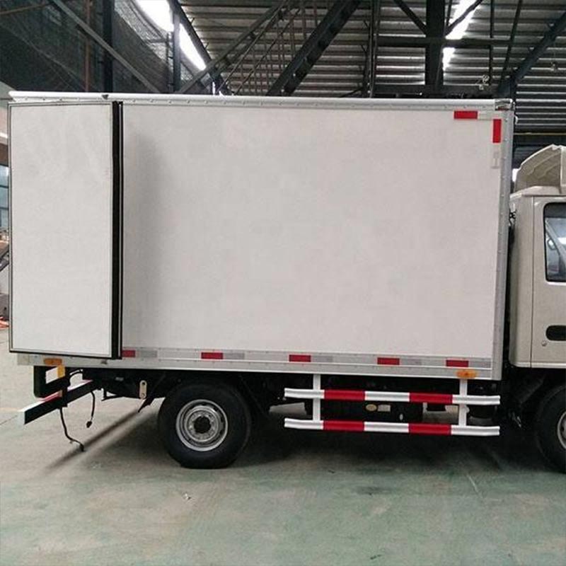 Cum caroseria uscată a camionului cu miez PU îmbunătățește eficiența și durabilitatea lanțului de rece